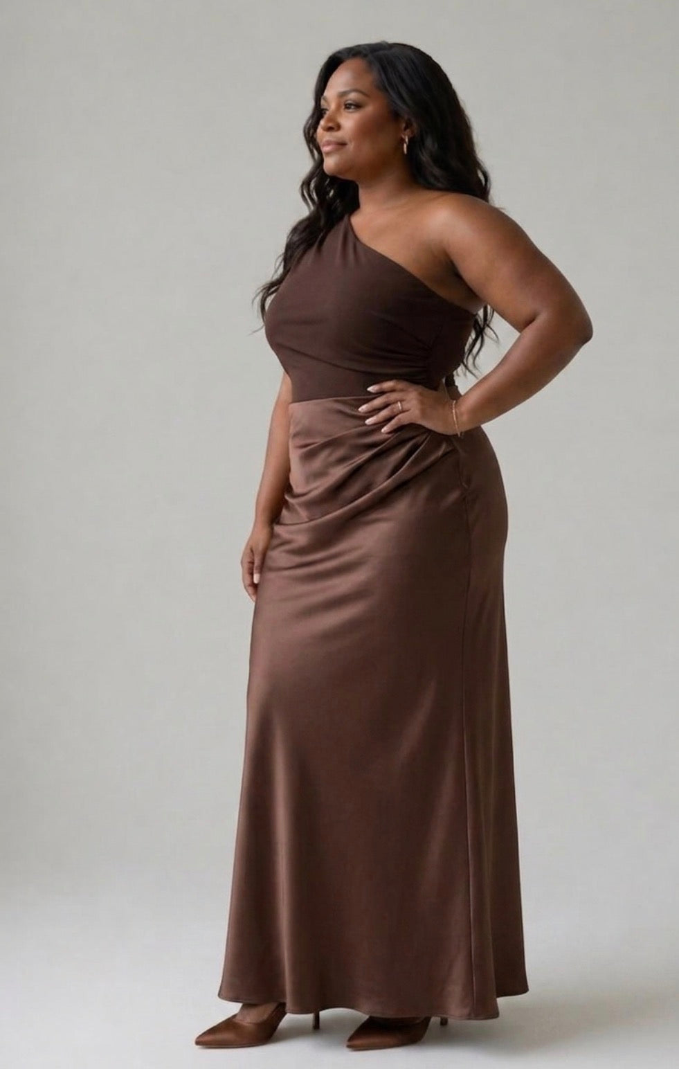 Isla & June | Maxi Dress with a Guilt in Satin