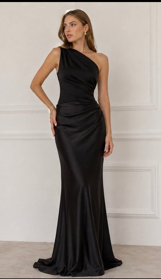 Isla & June | Maxi Dress with a Guilt in Satin